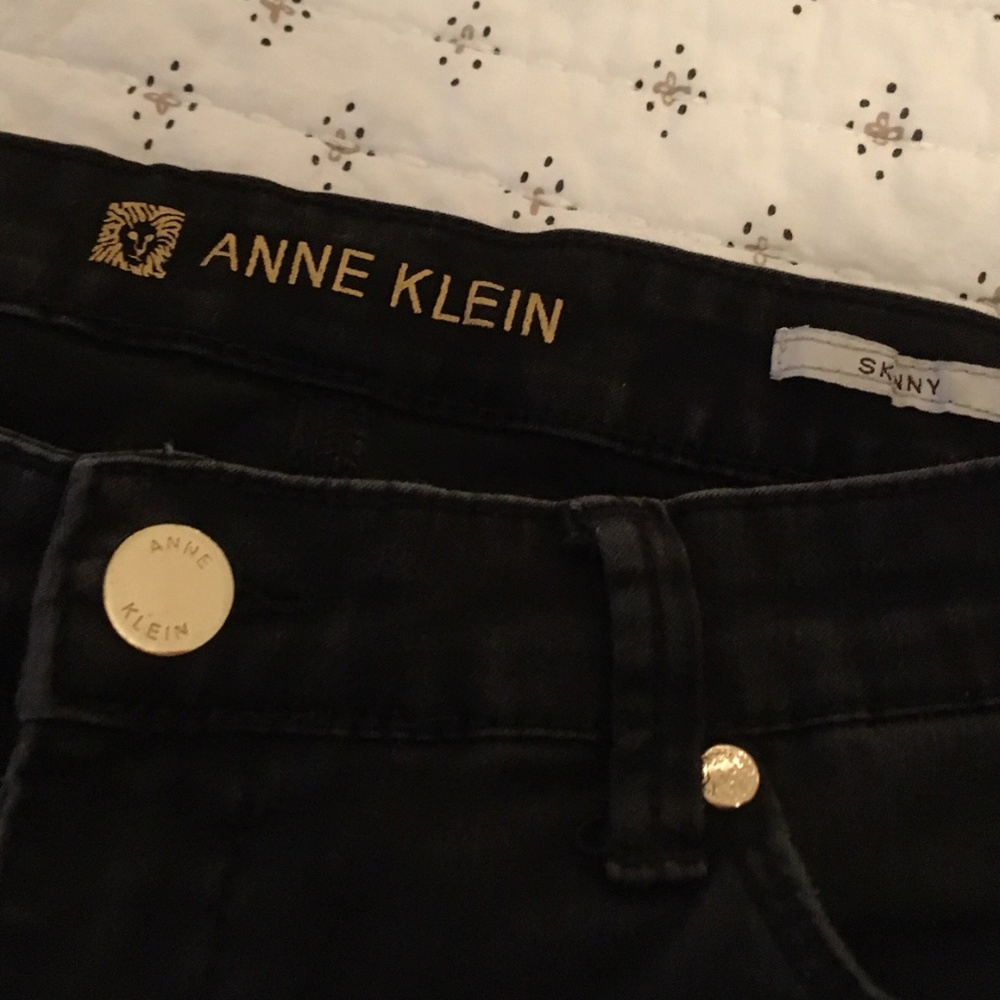 Black Anne Klein Stretchy Skinny Jeans